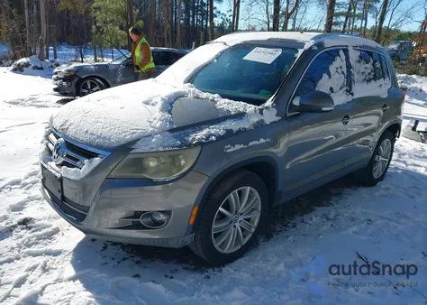 2010 Volkswagen Tiguan Sel from USA, damaged, VIN WVGBV7AX9AW527415